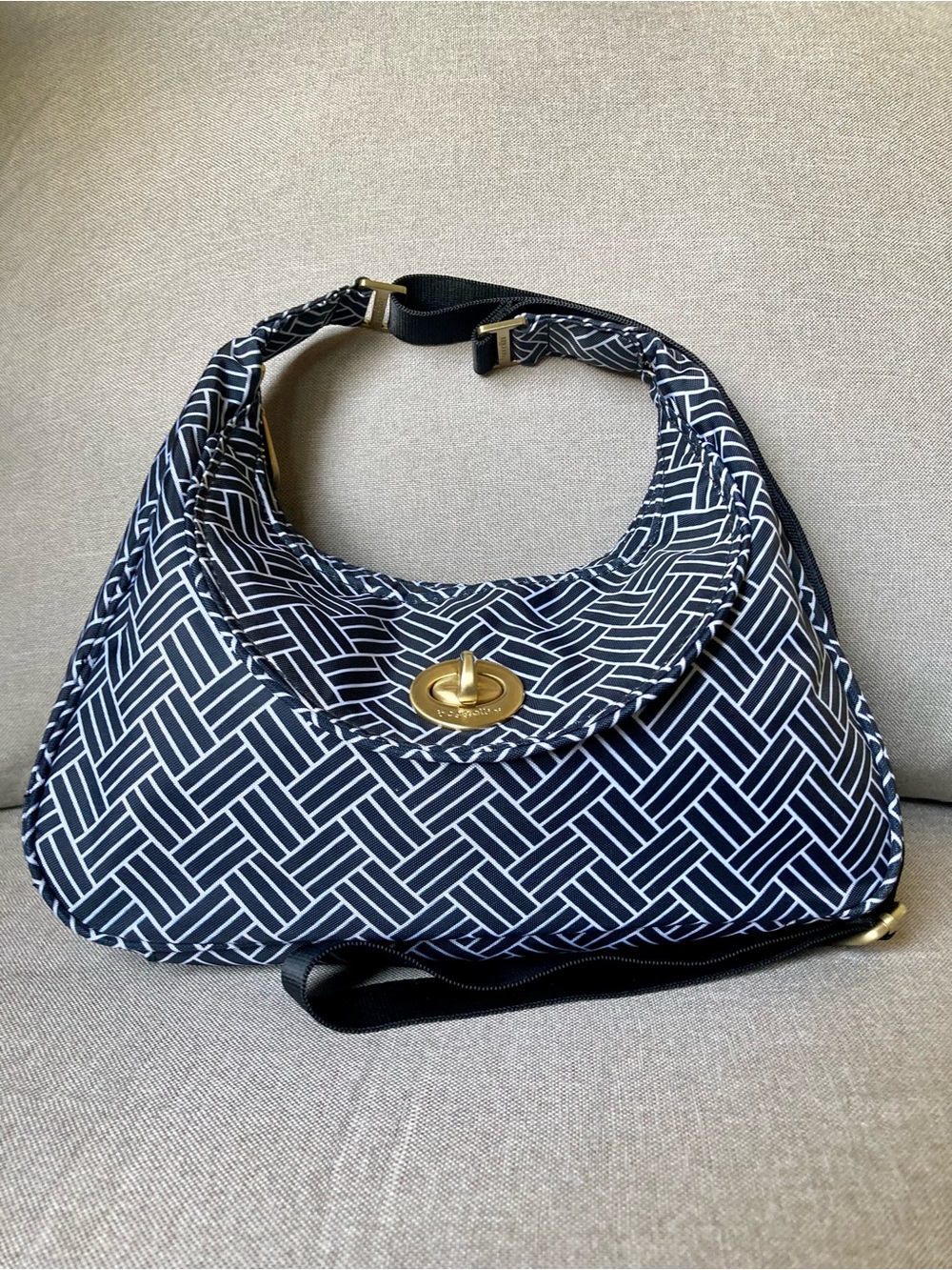 Baggallini Navy Geometric Print Crossbody Shoulder Bag Lightweight Travel Purse